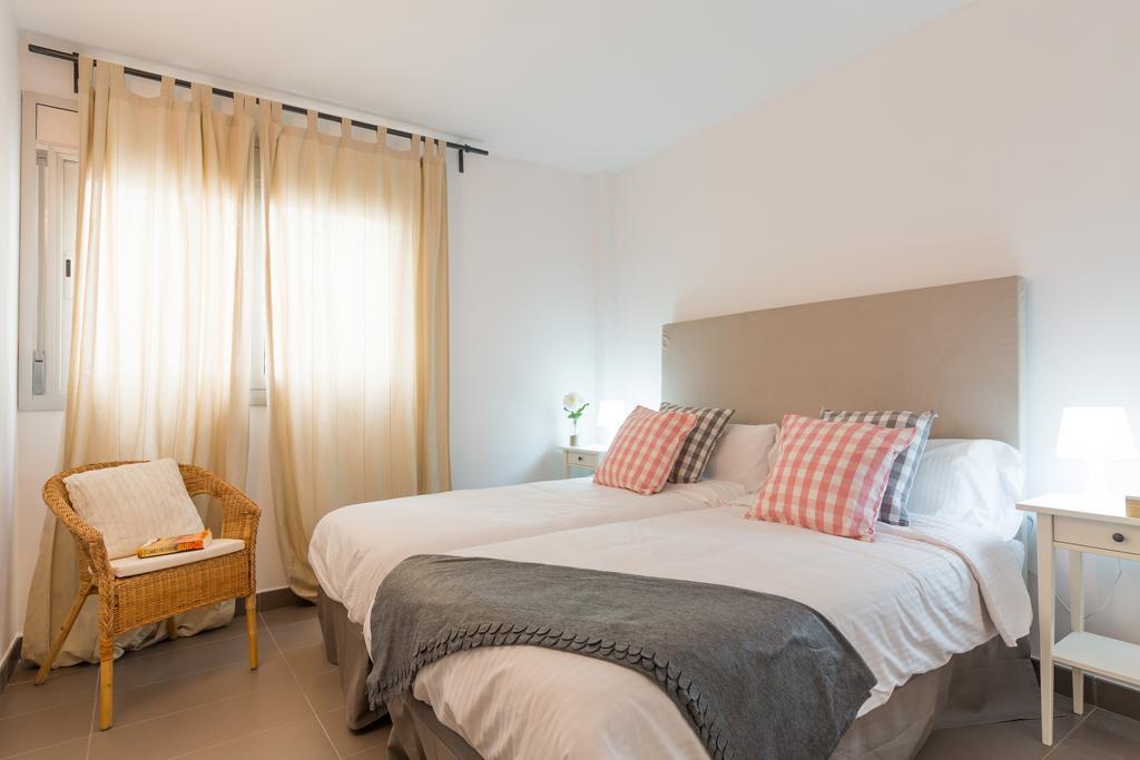 Apartamentos Cornellalux Cornella de Llobregat Exterior photo