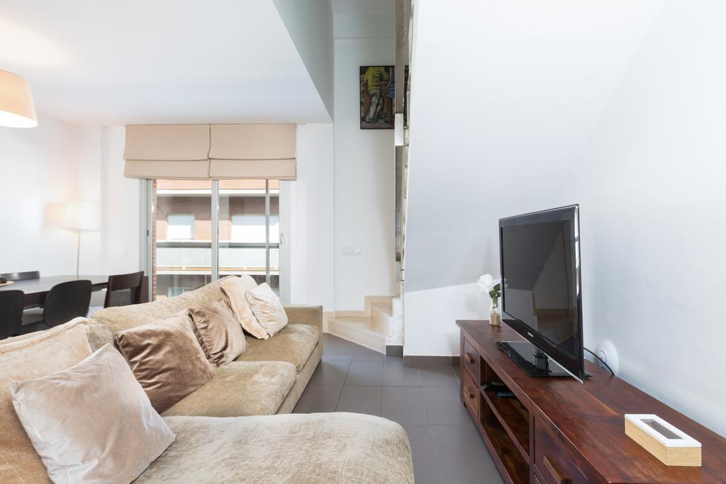 Apartamentos Cornellalux Cornella de Llobregat Exterior photo